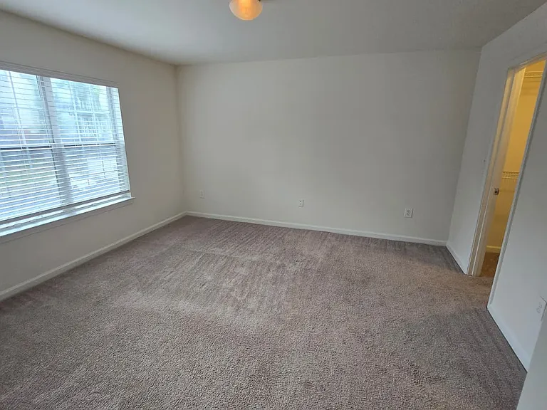 Wesley St. Claire Apartments at Lawrenceville — Photo 134