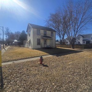 201 W 2nd St, Leaf River, IL, 61047