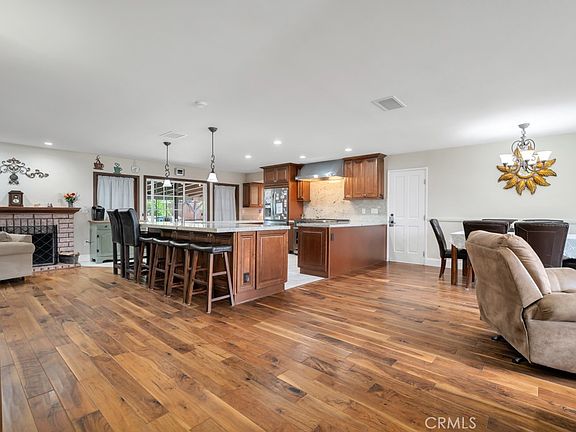 3rd image of 1059 Rambling Rd