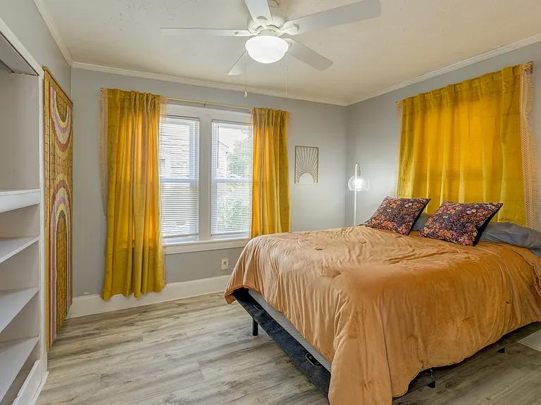 2801 Alhambra Cir — Photo 21