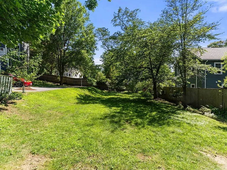 161 Highland Ave — Photo 26