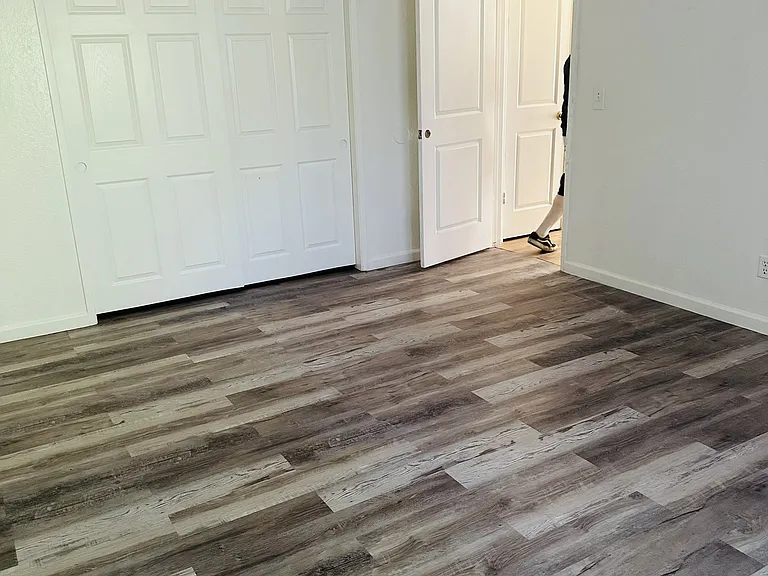 4168 N Katy Ave — Photo 9
