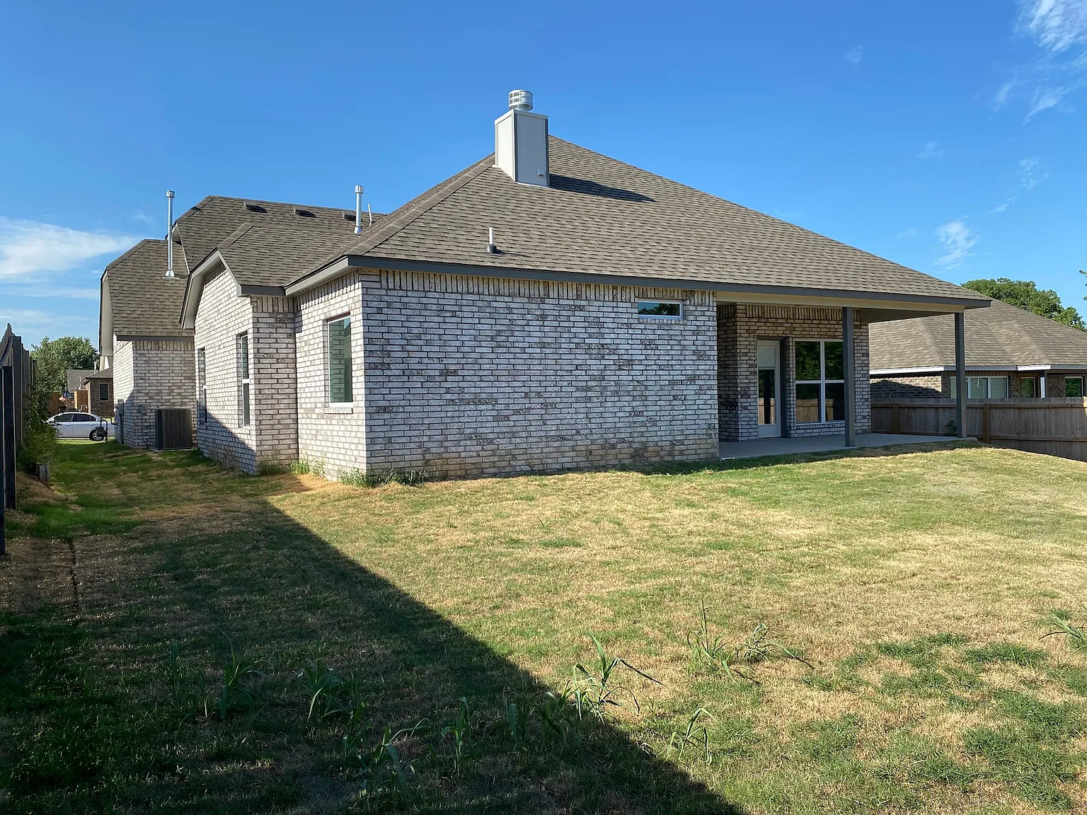 4 bed, 1931 sqft, $2,500 — Photo 3