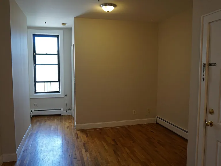 819 Park Ave #10 — Photo 9