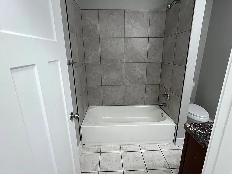 305 Cottonwood Ln #10 — Photo 6