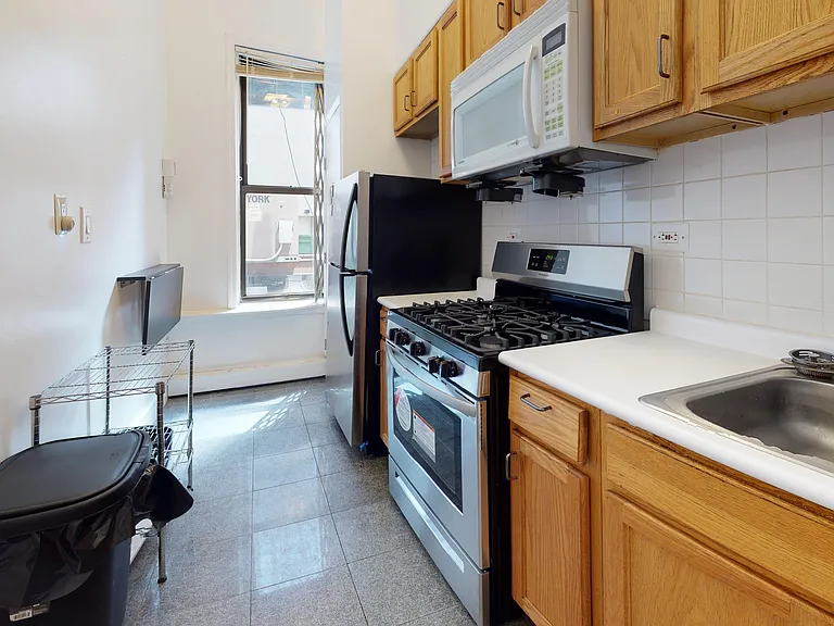 148 W 49th St #1 — Photo 5