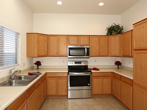 4th image of 8050 W Waltann Ln