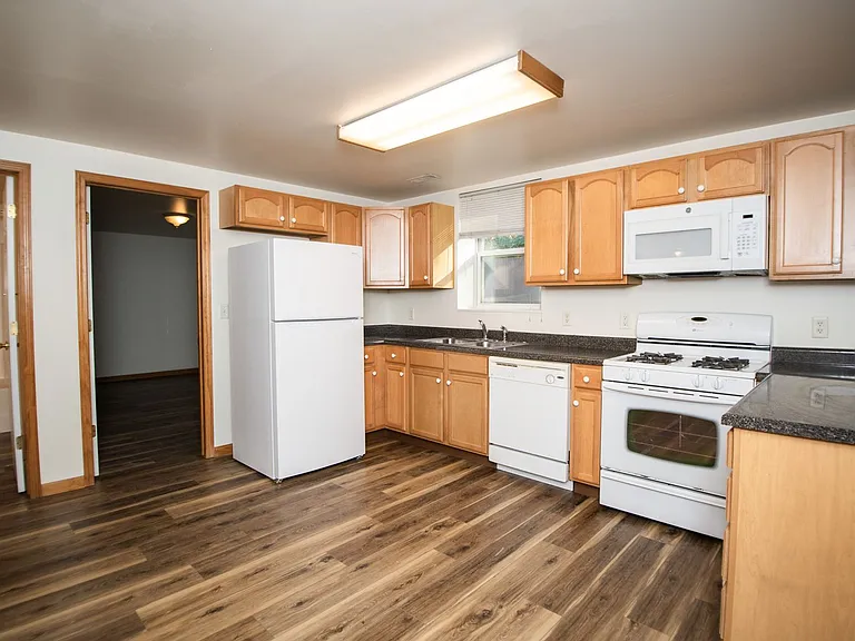 353 College Ave — Photo 7