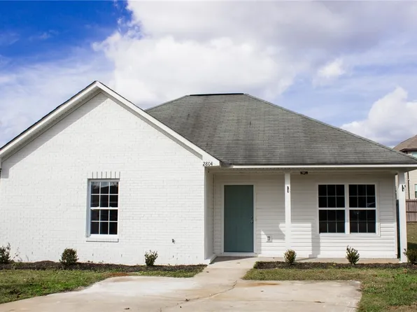 2804 Lismore Ct, Opelika, AL 36804