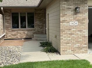 1424 Sharpstone Dr, Mitchell, SD 57301