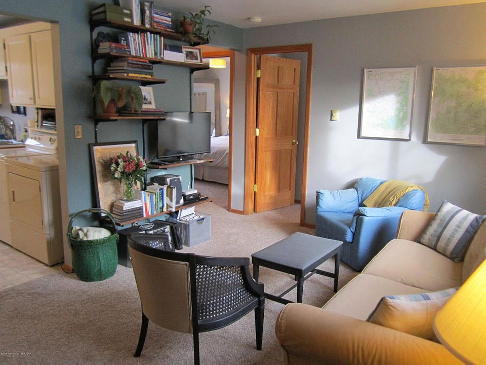 1st image of 915 Smith Ln APT D