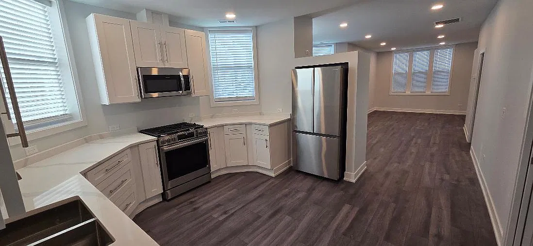 2 bed, 1100 sqft, $2,400 — Photo 3