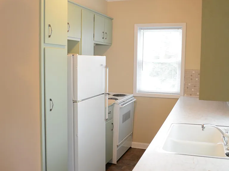 117 E Church St — Photo 4