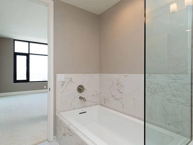 122 N Harrington St #825 — Photo 11