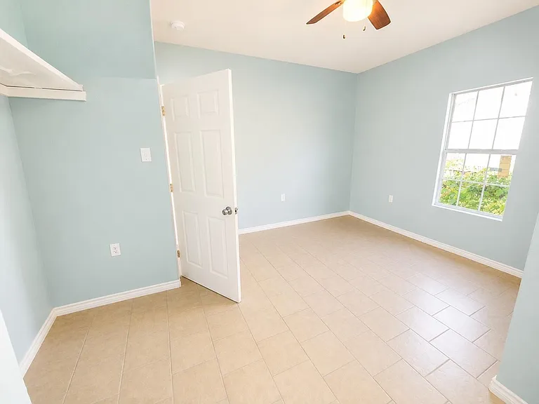 5403 Avenue Q 1/2 — Photo 11