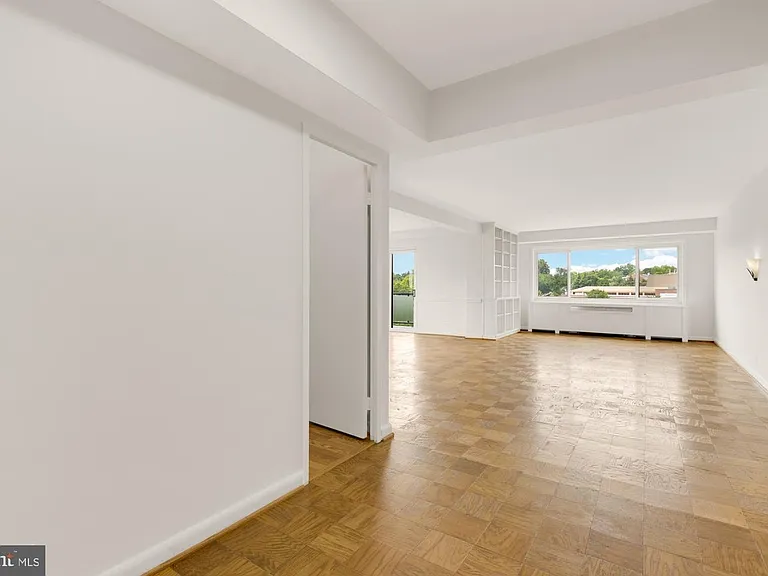 4201 Cathedral Ave NW #1405W — Photo 2