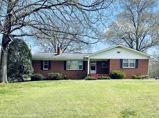 106 Smith Ave, Camden, TN 38320
