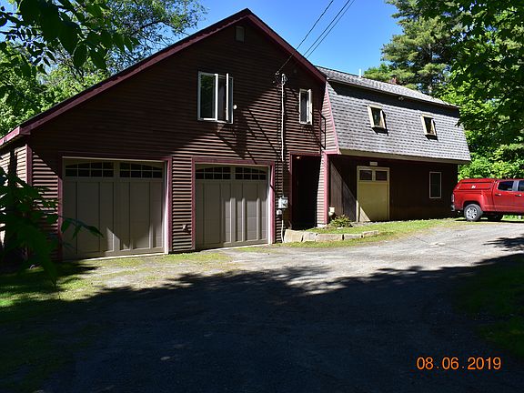 Garage has Automatic doors