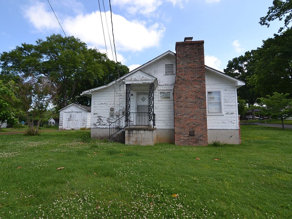 2nd image of 524 Elm St