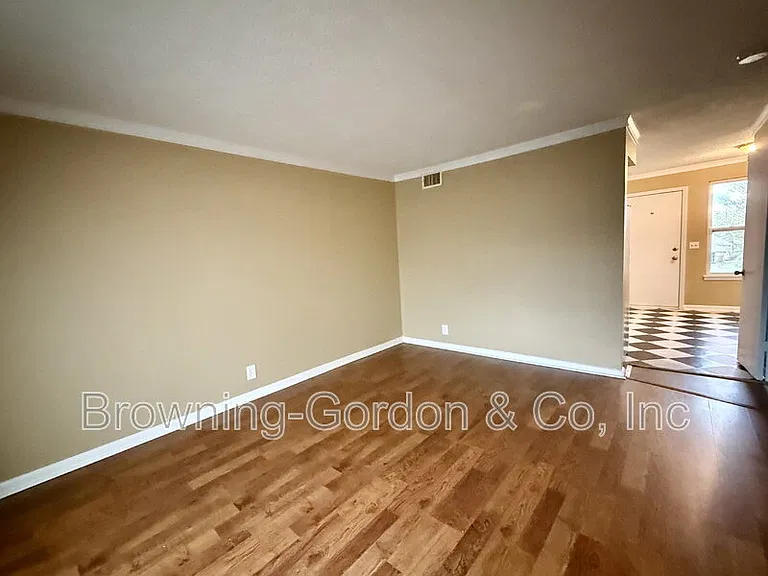1519B 21st Ave N — Photo 4