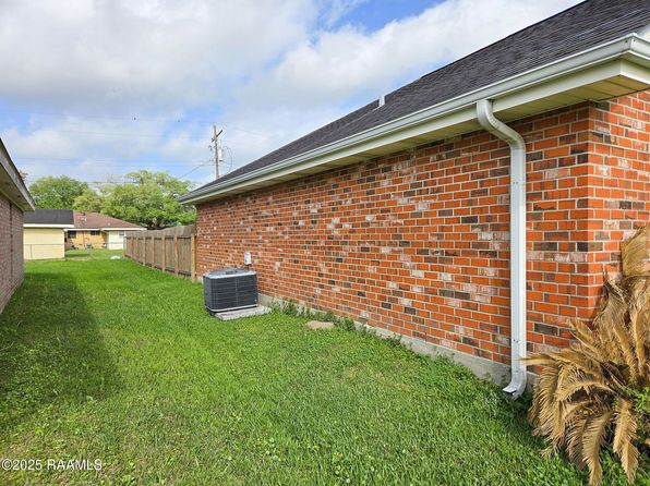 309 Cheyenne Cir, Scott, LA 70583