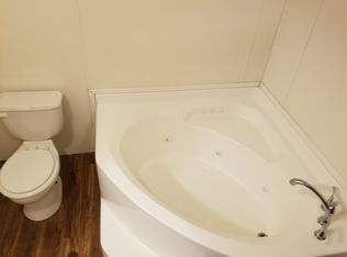 211 Larkspur Ln, Michigan City, IN 46360