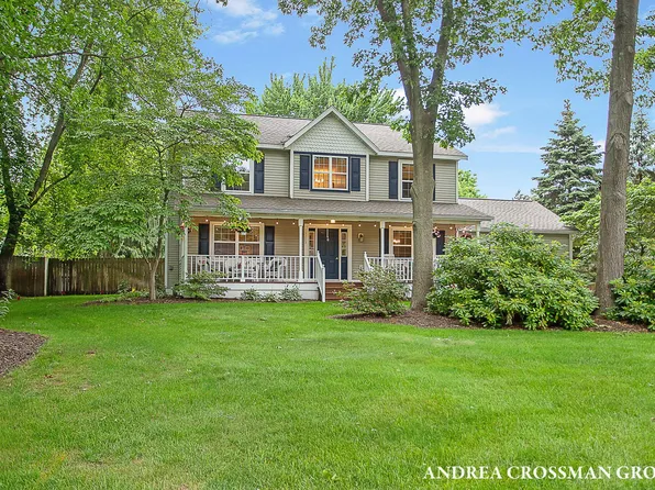15213 Meadowwood Dr, Grand Haven, MI 49417