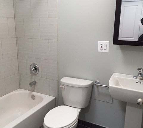 3rd image of 2057 N Hoyne Ave #3N