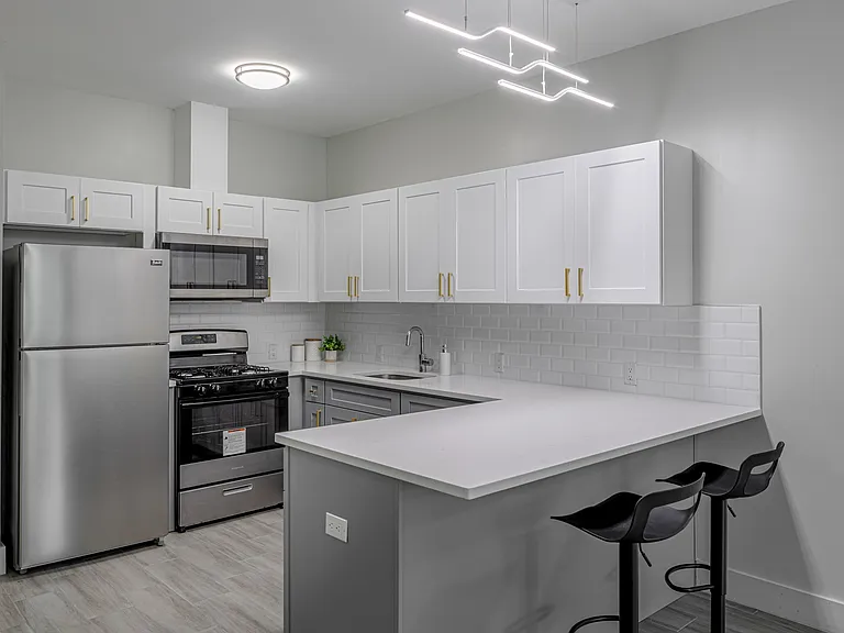 124-130 Ellis Ave #207 — Photo 4