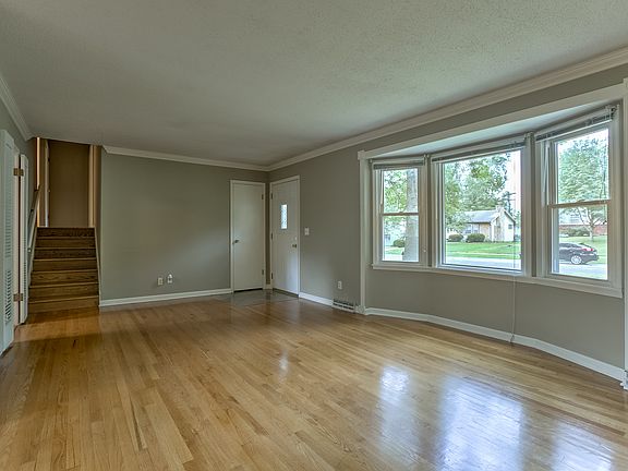 4th image of 9335 Hardy Dr