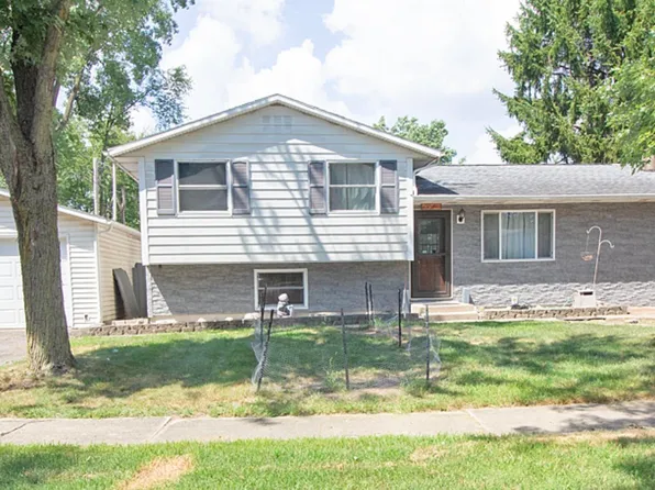 56847 Spruce Ln, Elkhart, IN 46516