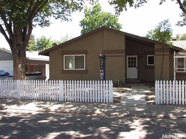2nd image of 2020 Mather Dr