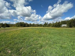 3 Meadow Ln, Jackman, ME 04945