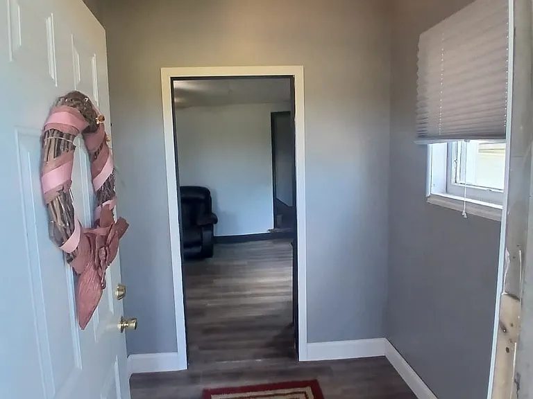 935 Morgan Ave — Photo 2