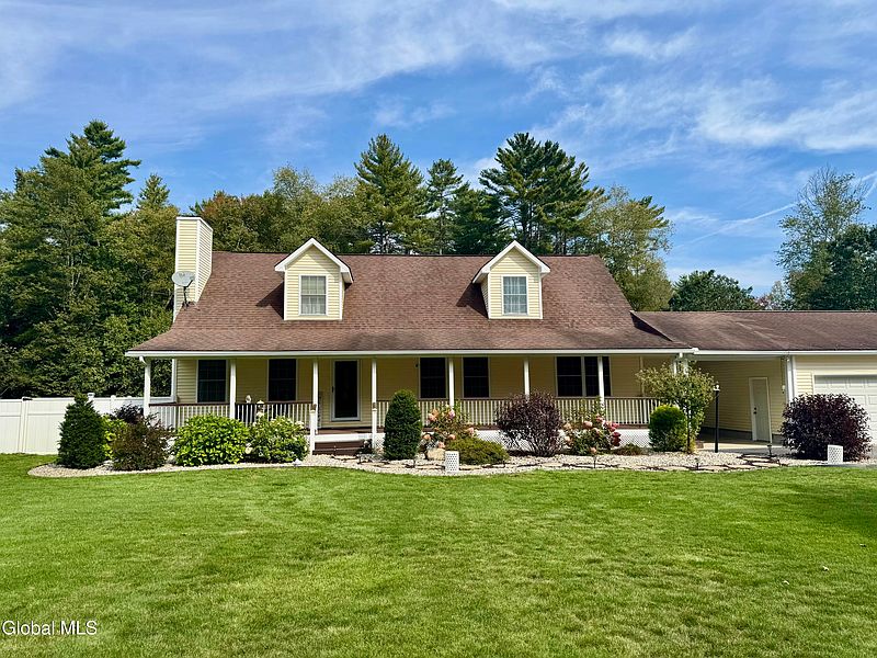 3rd image of 10 Hillside Avenue