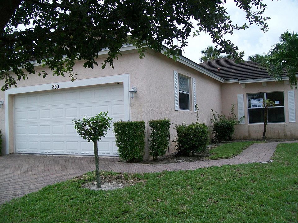1st image of 850 SW Rocky Bayou Terrace