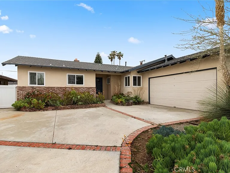 1429 E Lomita Ave — Photo 1