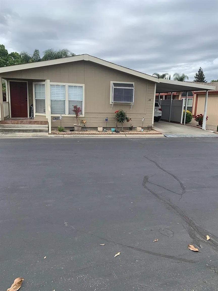 500 N Tully Rd Spc 28 photo 1