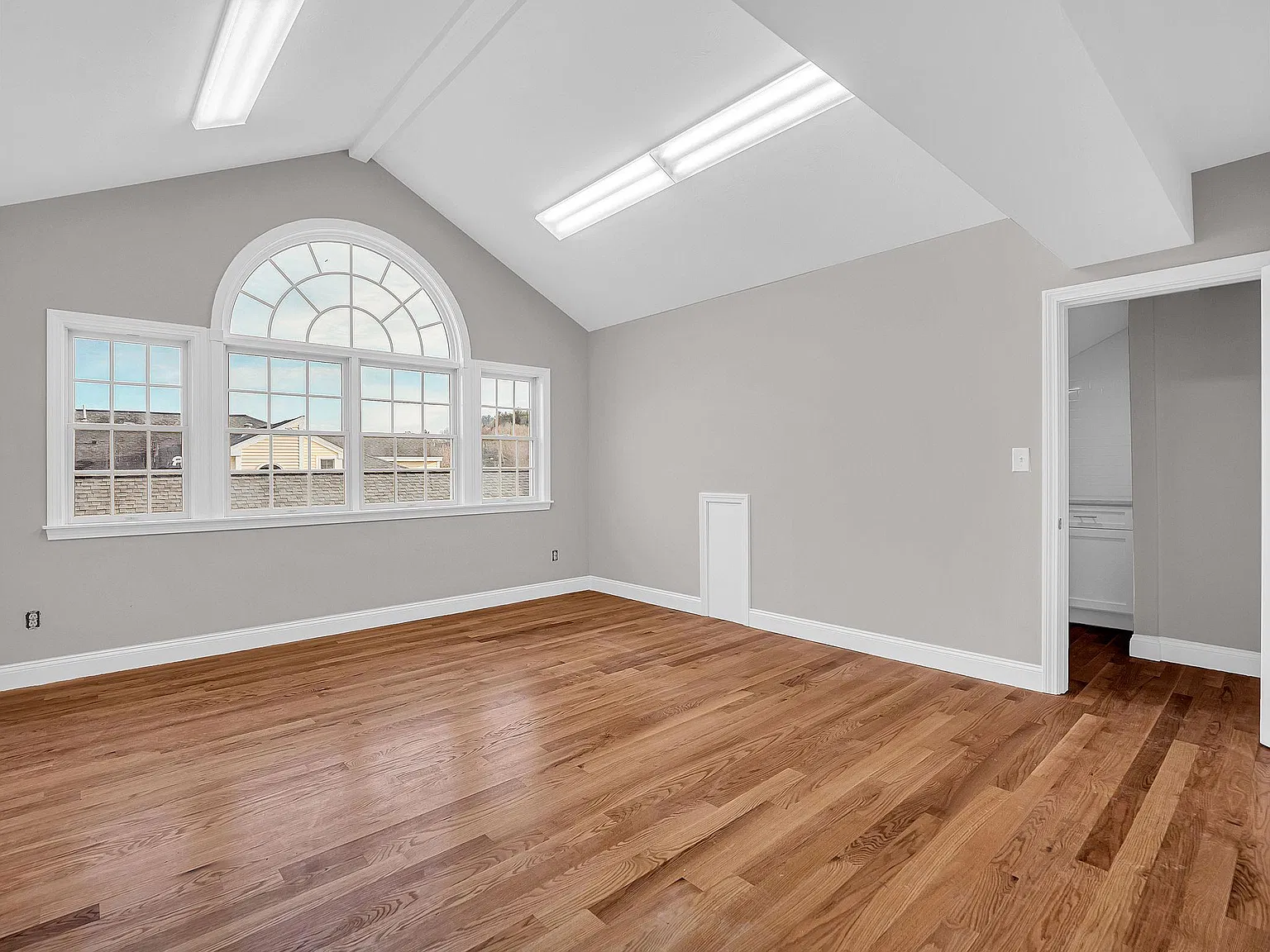 Studio, 319 sqft, $1,800 — Photo 4