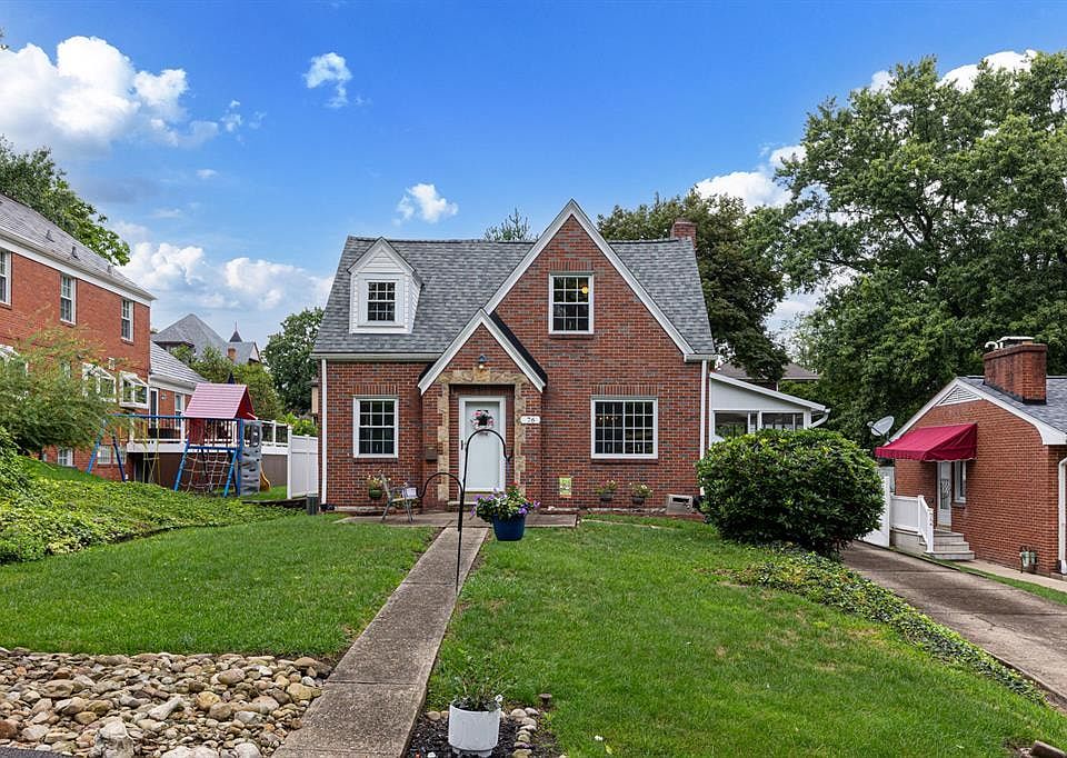 1st image of 76 Kingston Ave