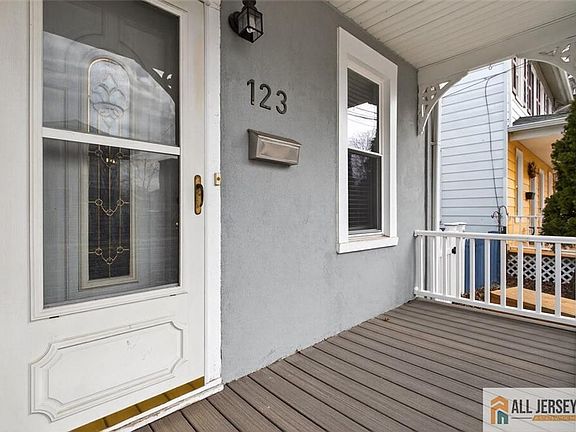 3rd image of 123 Monmouth St