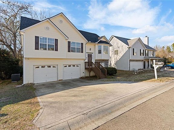 3rd image of 517 Hillcrest Cross Rd