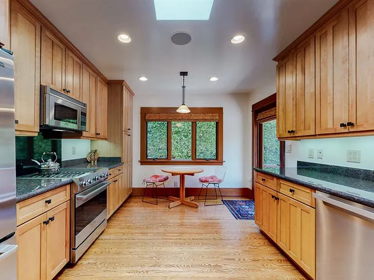 625 California Ave — Photo 12