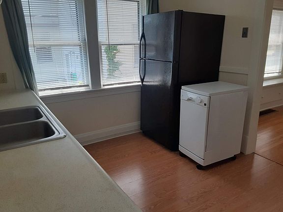 Kitchen w/dishwasher