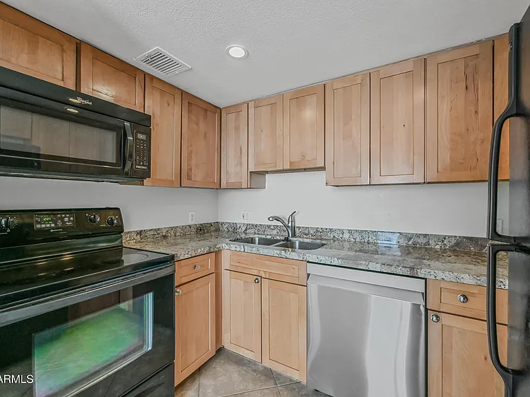 1234 N 36th St #209 — Photo 8