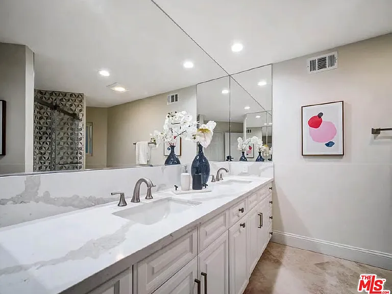 4732 Del Moreno Dr — Photo 17