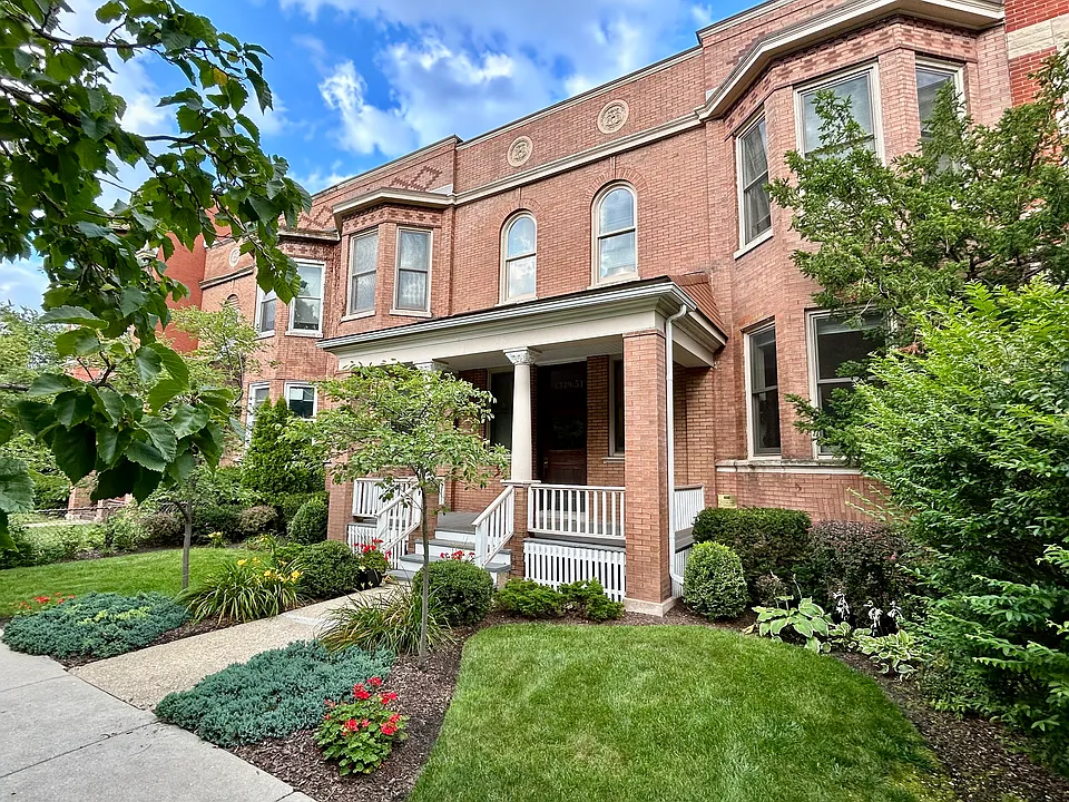 4351 N Hermitage Ave #2N