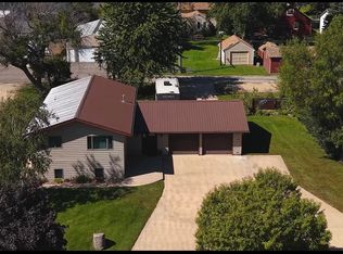 511 W 1st St, Webster, SD 57274