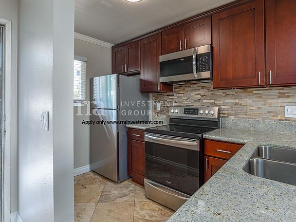 5th image of 2407 Adams Ave #19