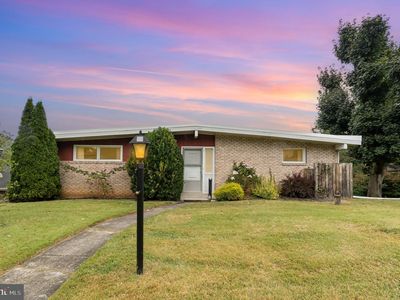 8 Lakeview Ter, Hanover, PA, 17331